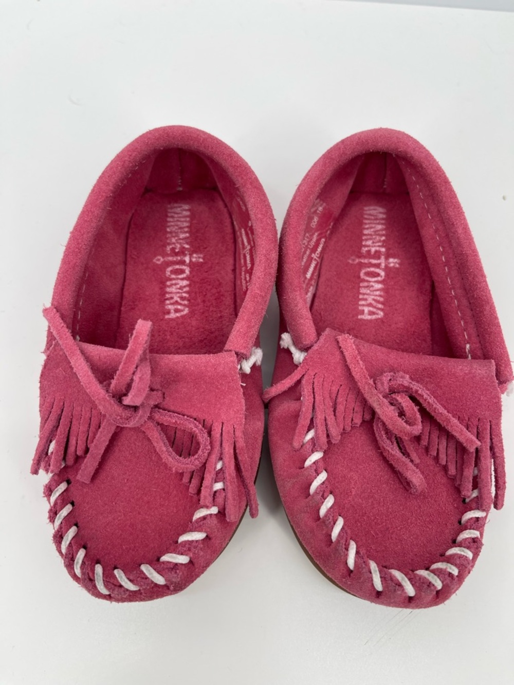 ⭐️Minnetonka Kids Raspberry Pink Suede Fringe Moccasins